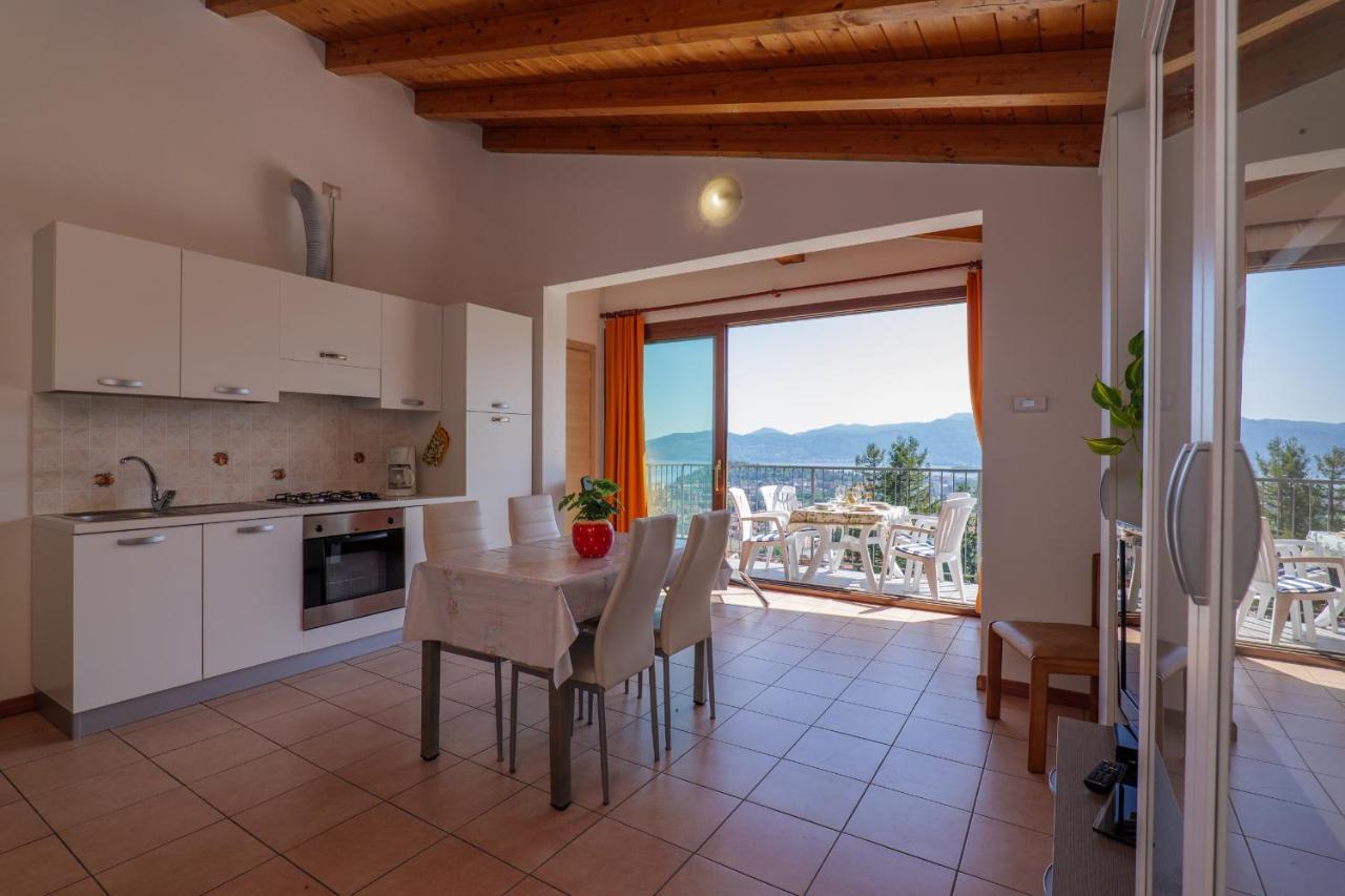 شقة Panoramic'S Loft Tramonto فيربانيا المظهر الخارجي الصورة